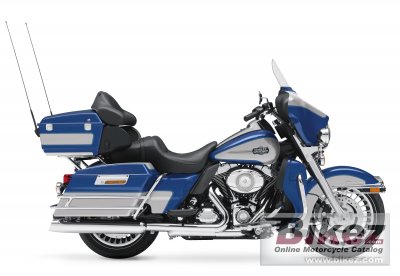 2010 Harley-Davidson FLHTCU Ultra Classic Electra Glide photo